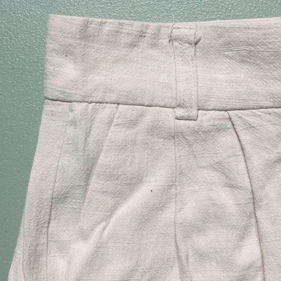 ASOS Light Pink High Rise Linen Blend Pleated Shorts Women's Size 6 Flowy EUC - Picture 3 of 5